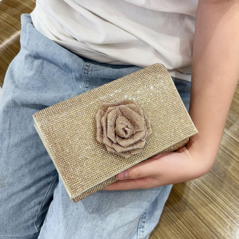 Ослепительный серебряный клатч – обзор и цена Evening Bag Beaded