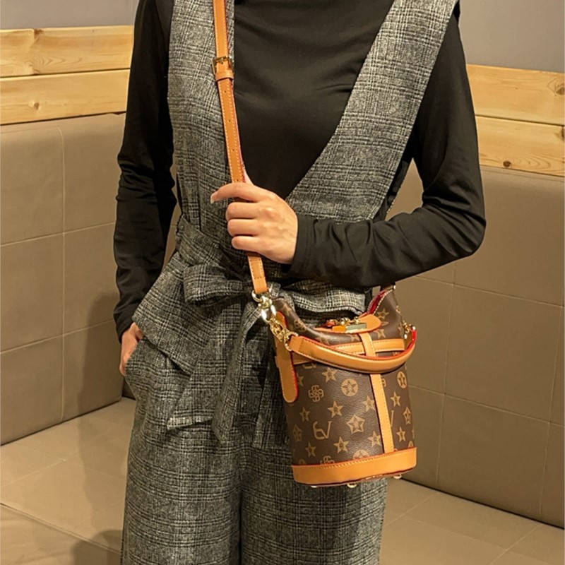 Легкая люксовая женская сумка- – обзор и цена Women Bags High End Brands