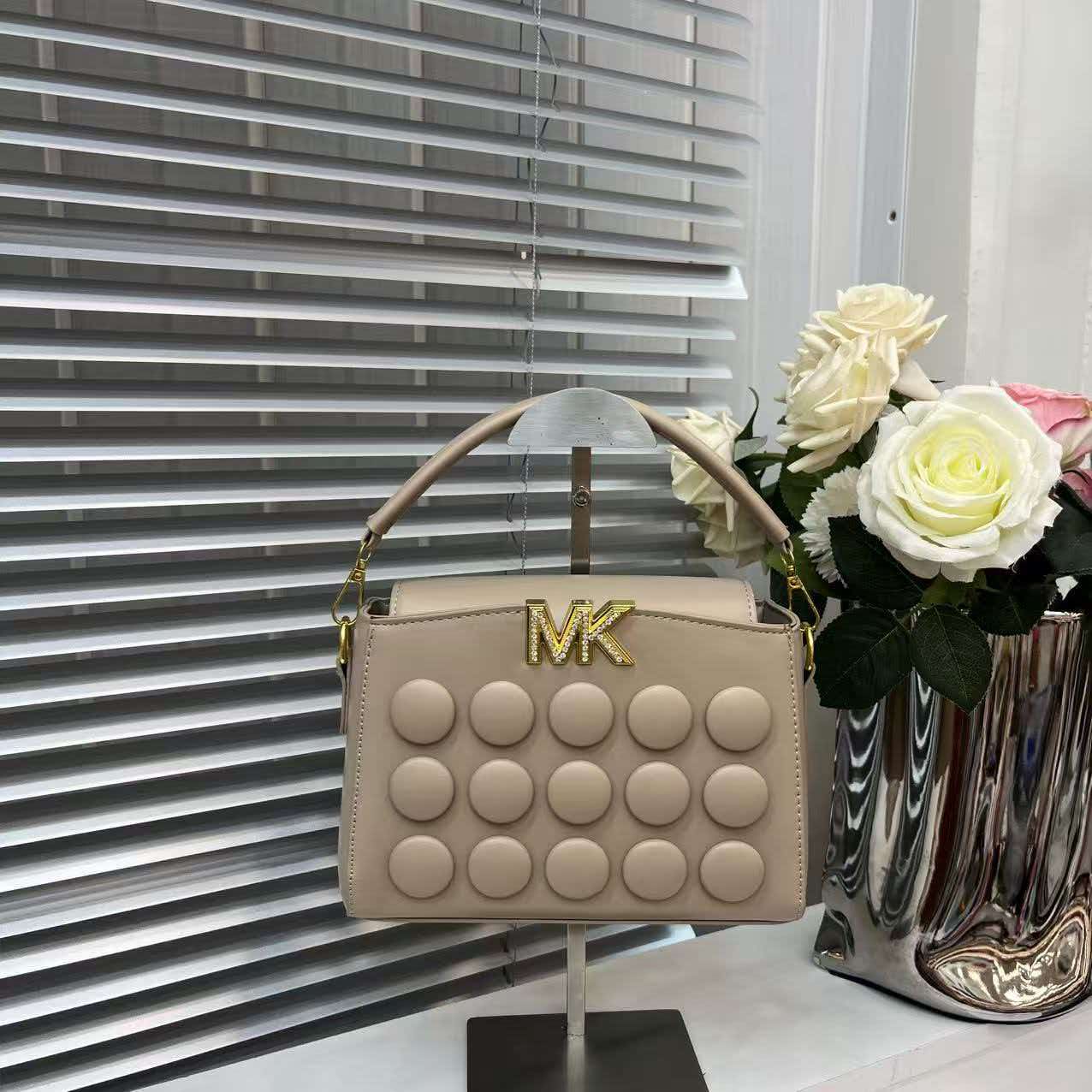 Женская роскошная легкая сумка – обзор и цена Women'S Bags Of Michael Kors