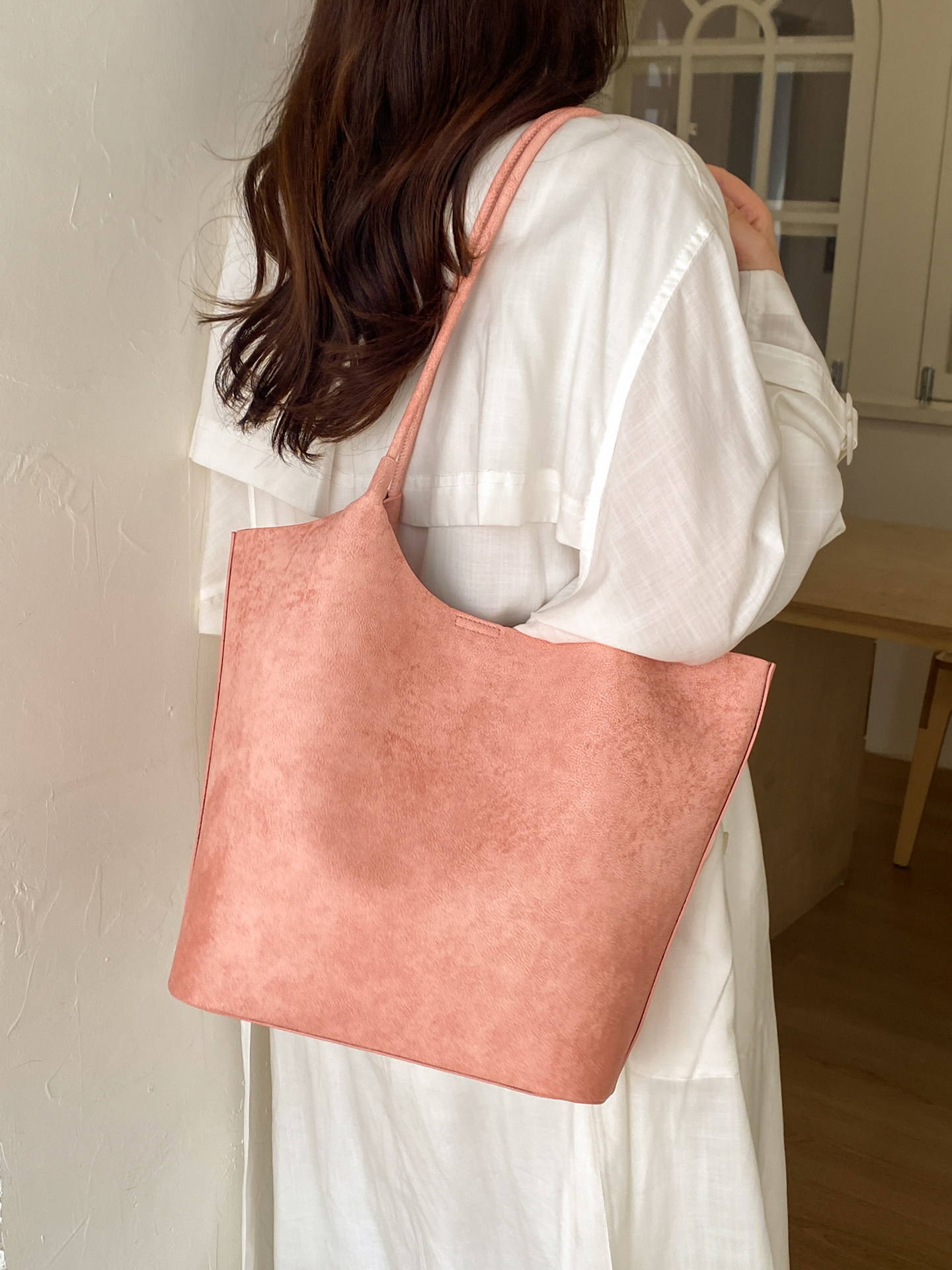 Новые женские сумки на одно пл – обзор и цена Women Bags 2026 Trends
