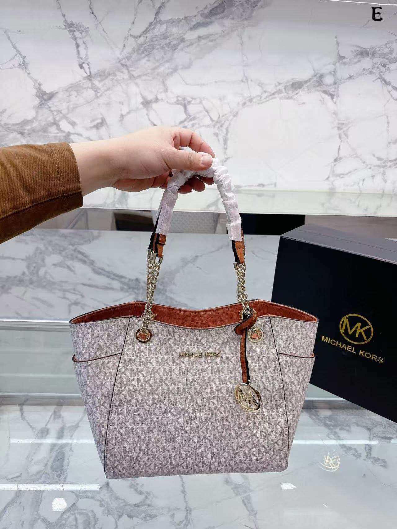 Michael Kors Jet Set 2026: Нов – обзор и цена Women'S Bags Of Michael Kors